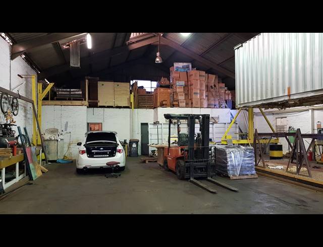 442M² FACTORY FOR SALE IN BELLVILLE CENTRAL